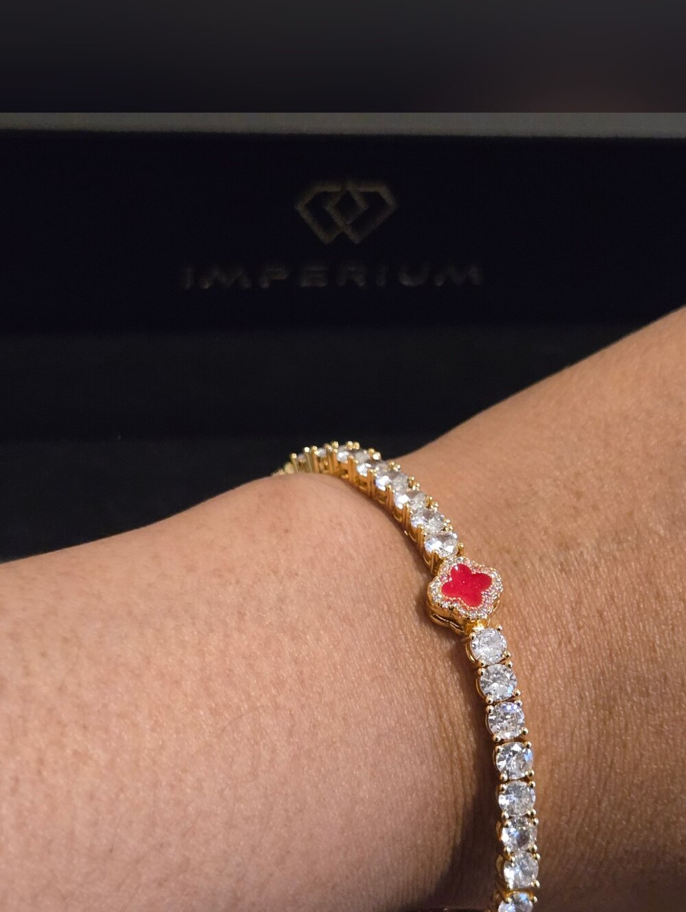 Red Clover Tennis Bracelet (Gold) 4MM